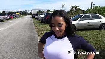 huge natural tits swinging