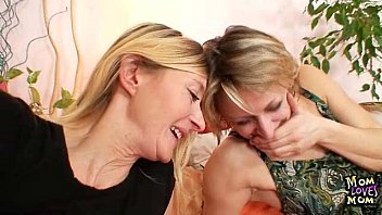 facesitting lesbian porn