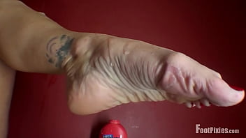 cougar foot porn