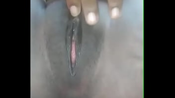 teen eats milf pussy