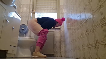 women pooping during anal sex