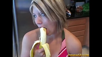 banana tits