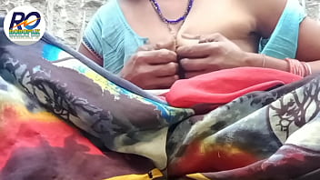 desi aunty sexy saree