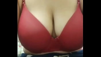 college girls boobs show
