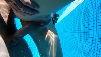 bokep swimming
