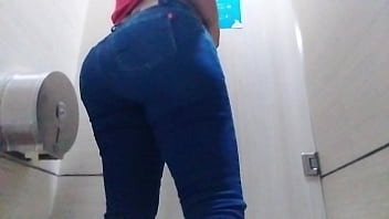 sexy milf in tight jeans